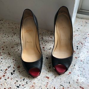 Christian Louboutin Very Prive Peep Toe heels